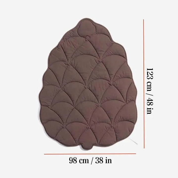 BowLift | Stylish dog blanket in leaf shape with soft padding & versatile use