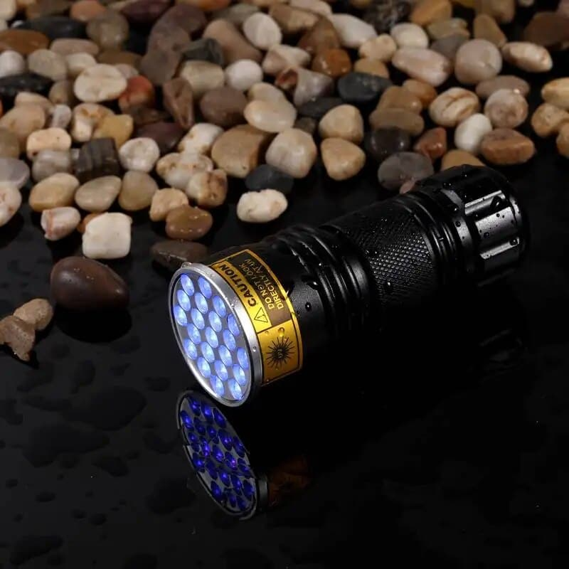 BowLift | Compact UV Blacklight Flashlight for Inspection and Cleaning Checks