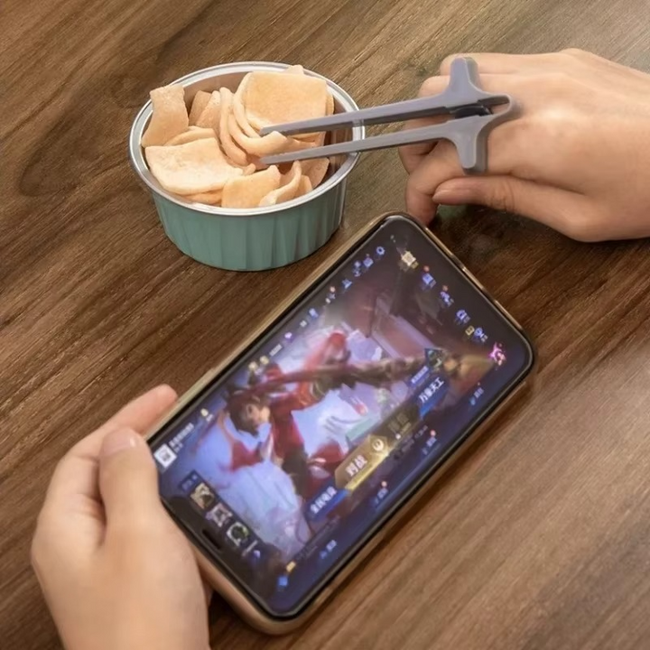 BowLift | SnackMaster — Snack clean, play longer and never lose focus! (4 pieces)