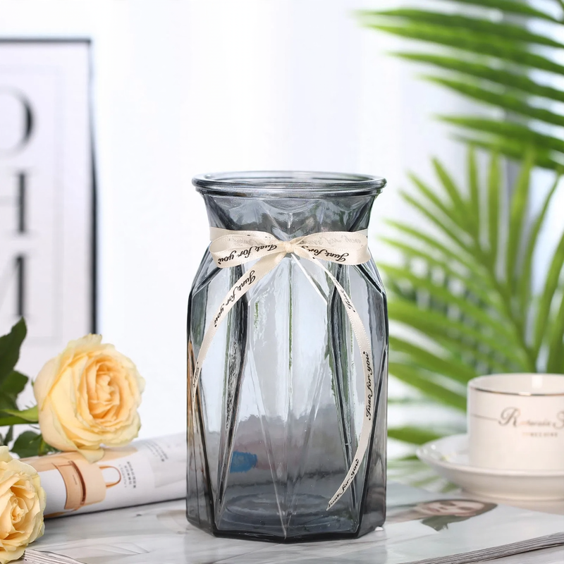 Mini vases made of glass, handcrafted