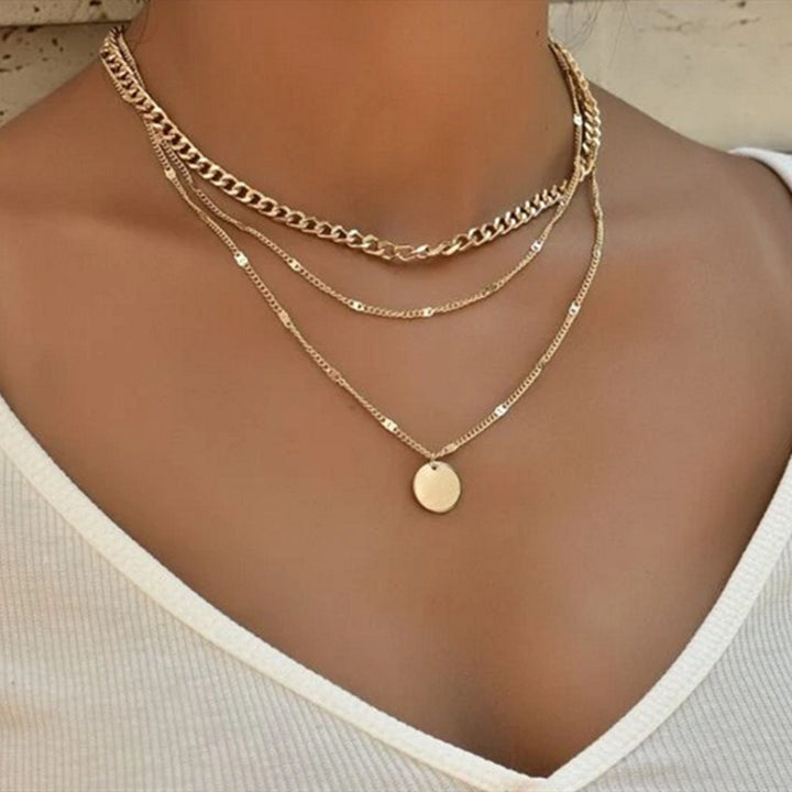 Pearl necklace with acrylic pendant