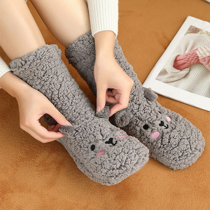 Warm, fluffy bear socks | Bowlift