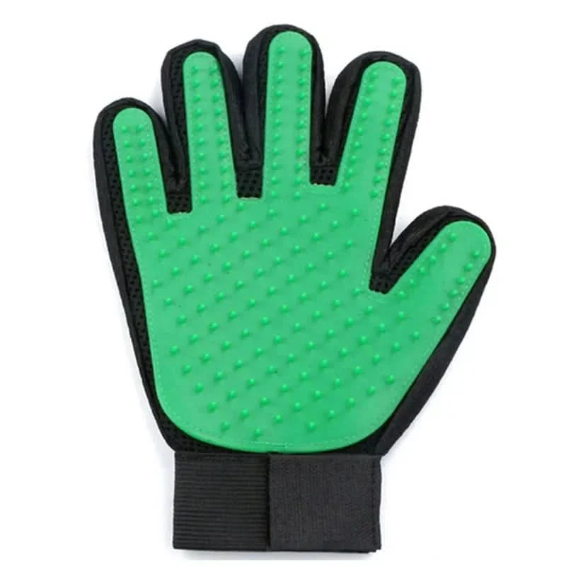BowLift | grooming glove for gentle fur removal from cats & dogs