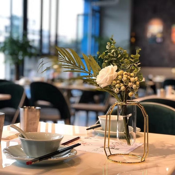 Elegant Base for Stylish Flower Arrangements Bowlift