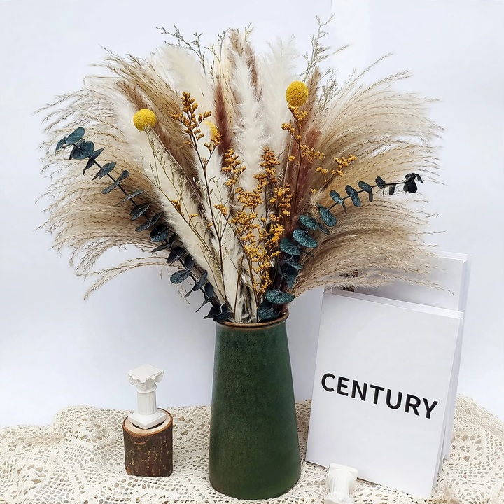 Dried flower bouquet, pampas and natural materials