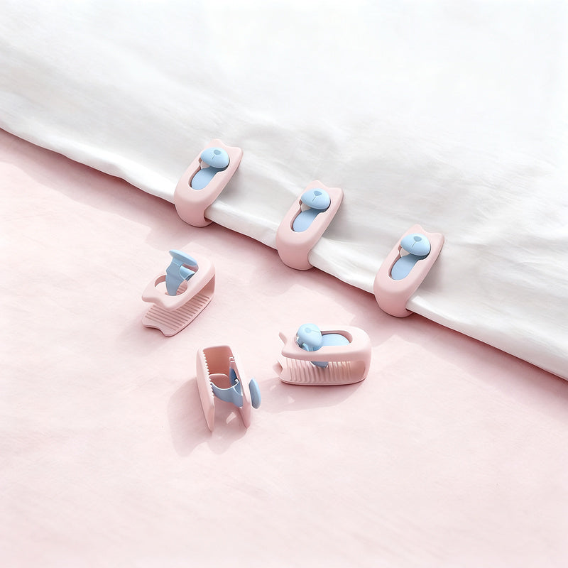 Duvet fastening clips, non-slip