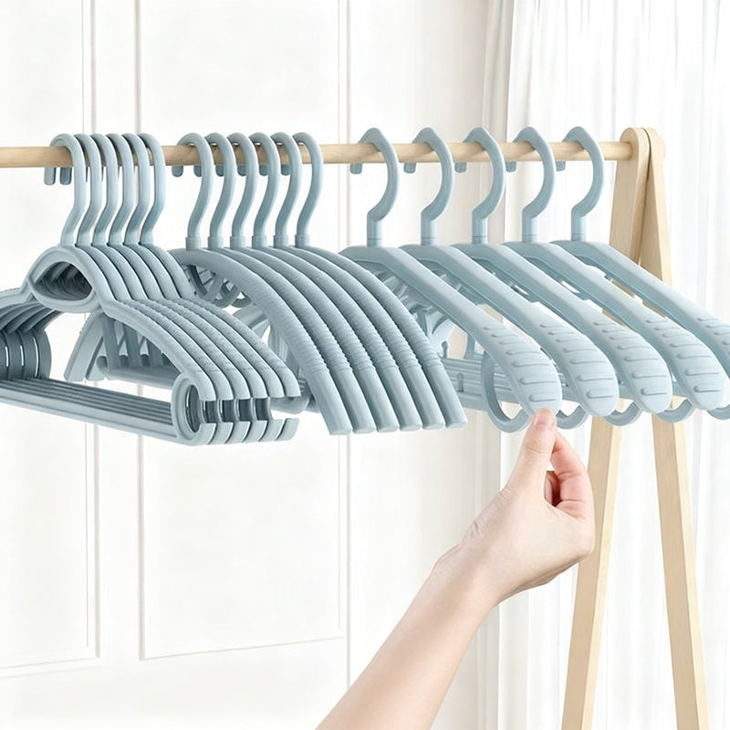 Plastic hanger, non-slip, scratch-free