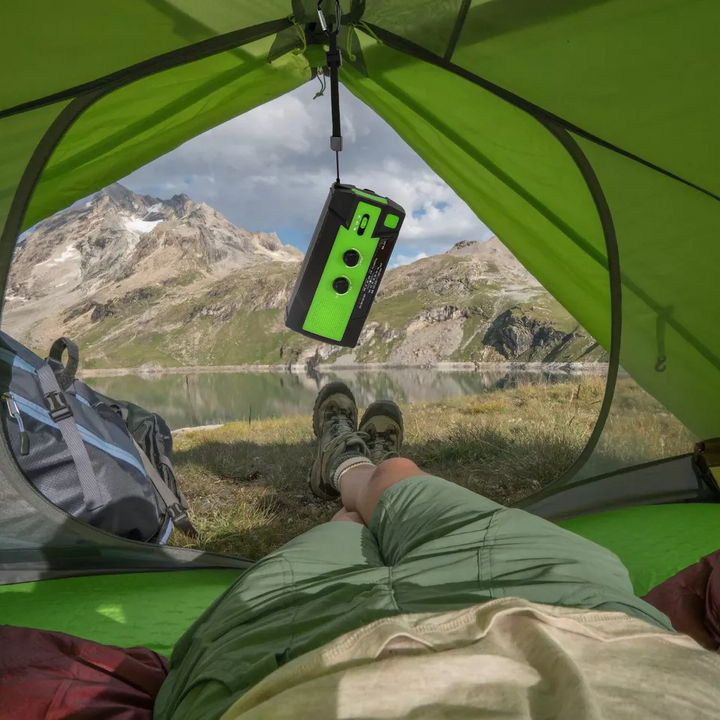 Multifunctional solar-powered radio | Bowlift