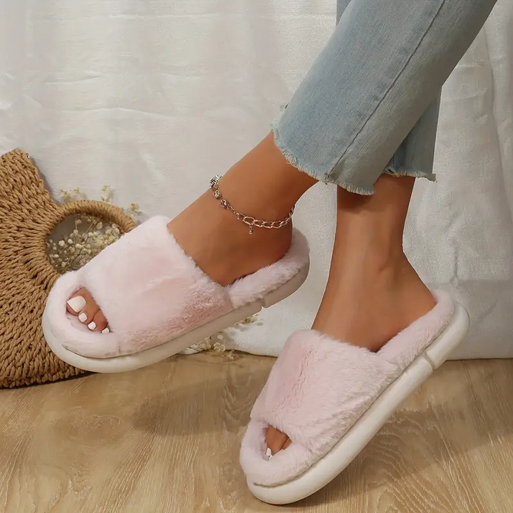 Cozy fur slides | Bowlift