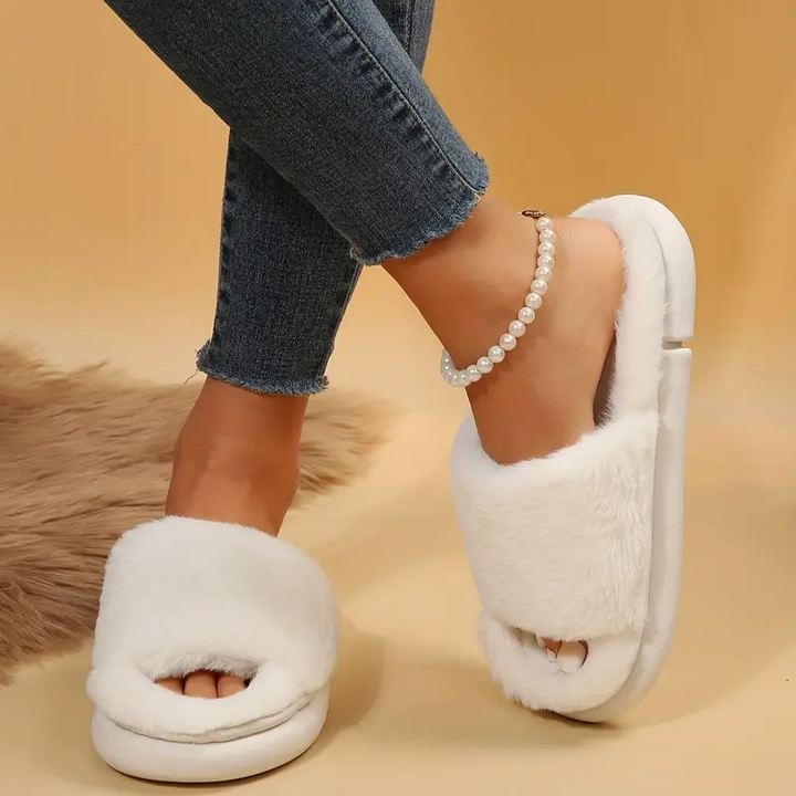 Cozy fur slides | Bowlift