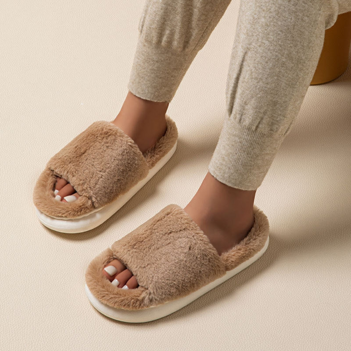 Cozy fur slides | Bowlift