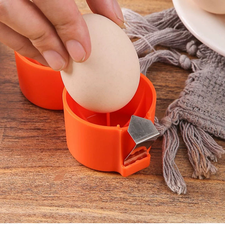 Egg peeler for peeling and separating