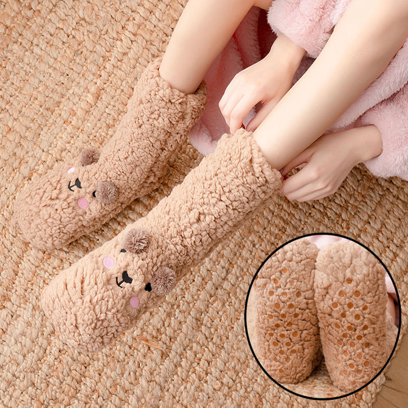 Warm, fluffy bear socks | Bowlift
