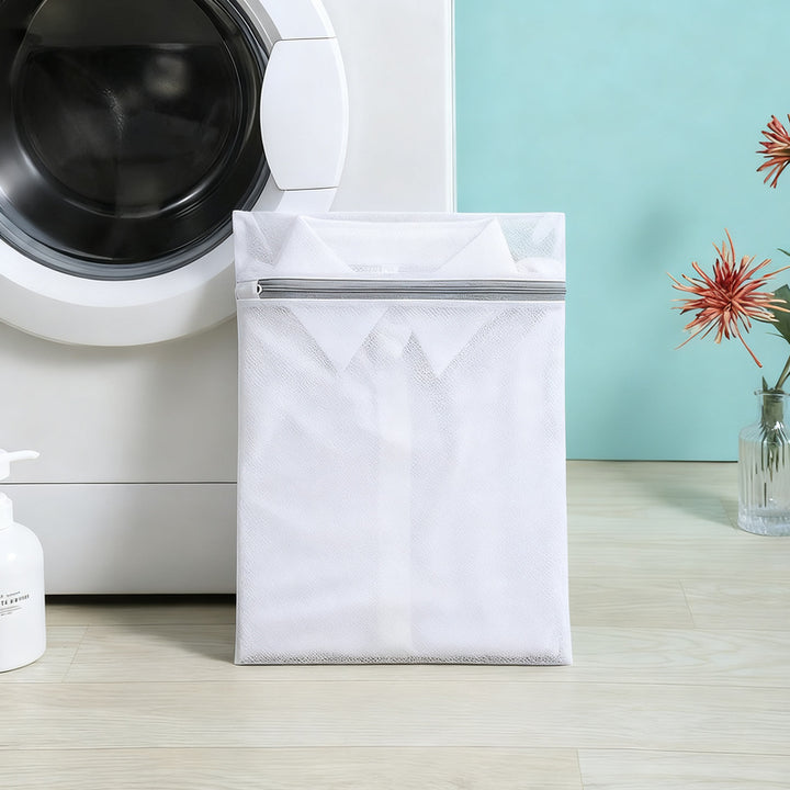 Laundry net made of polyester, fine mesh