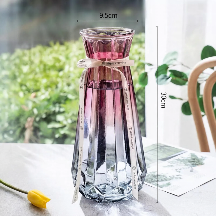 Mini vases made of glass, handcrafted