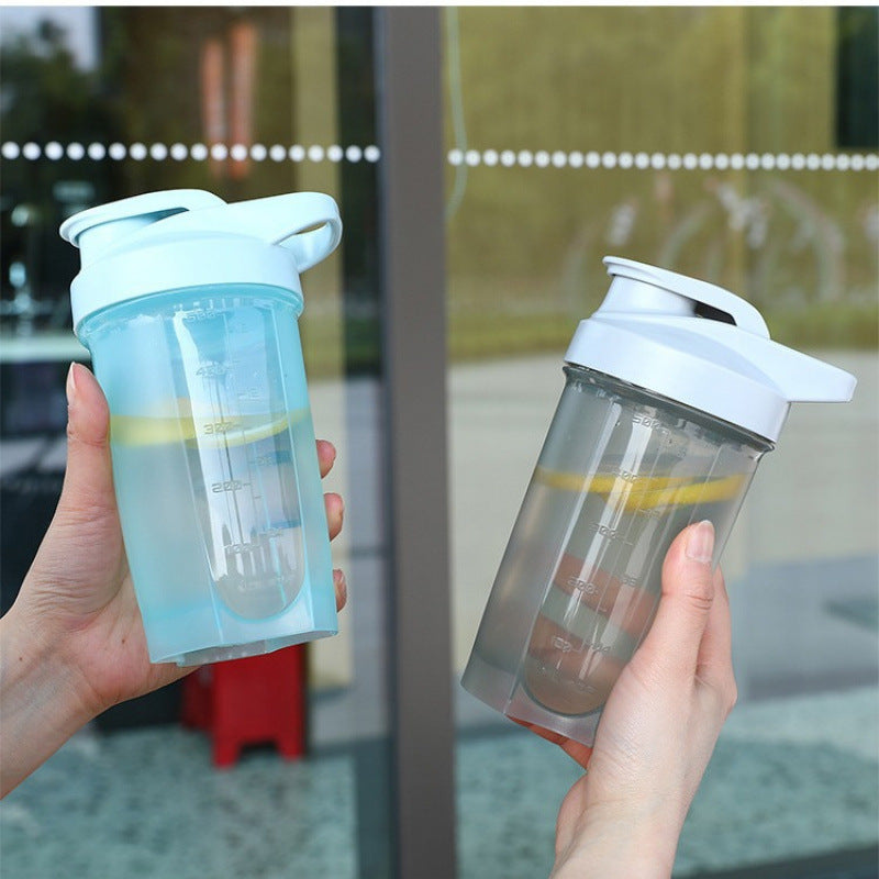 Plastic protein shaker, 500 ml, portable