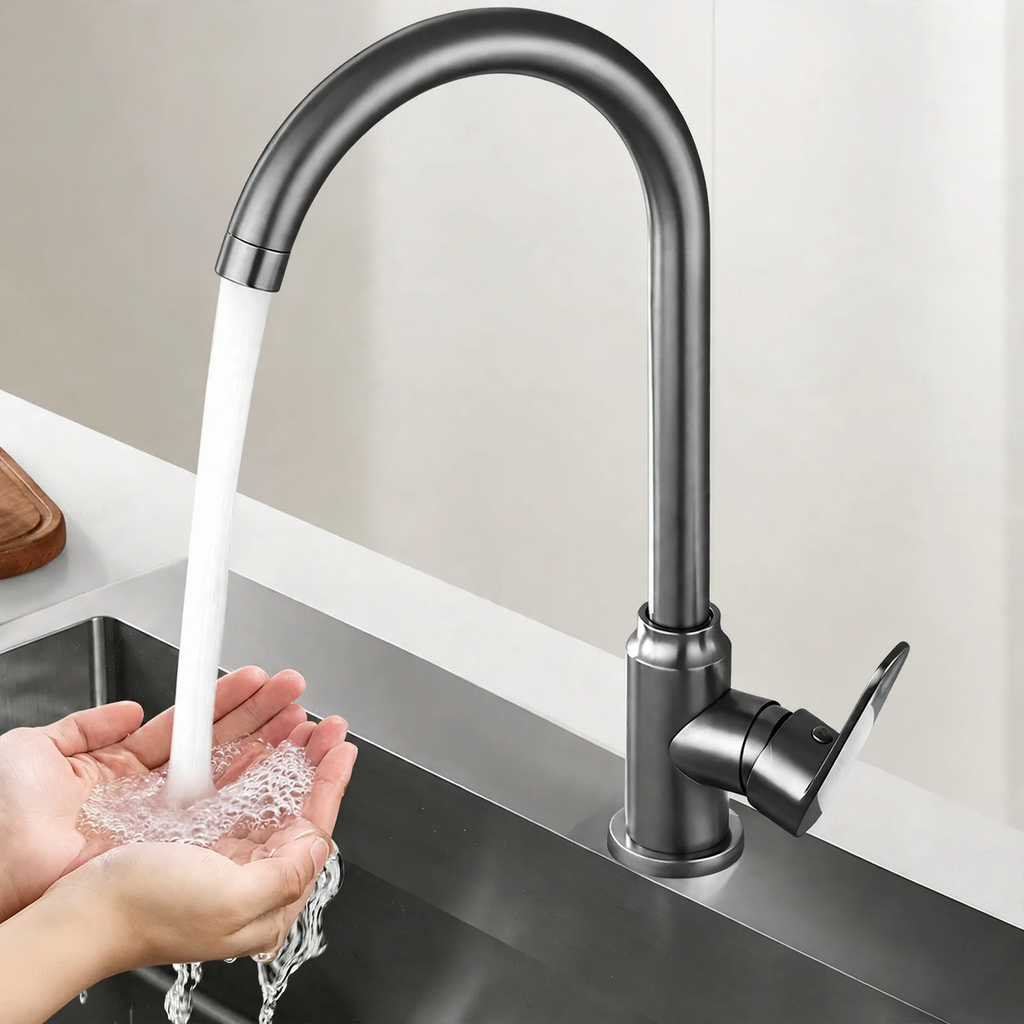 Kitchen faucet with splash guard, single lever operation