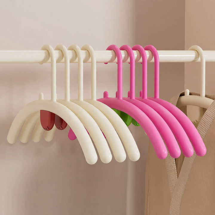 Plastic clothes hanger DD2518, shoulder-friendly