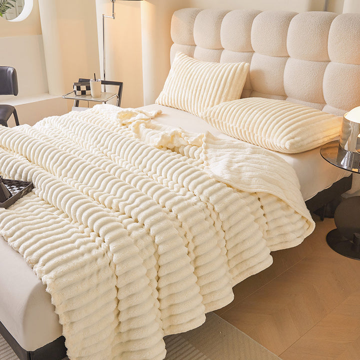 Fleece blanket made of coral fleece, 1500–2000 g