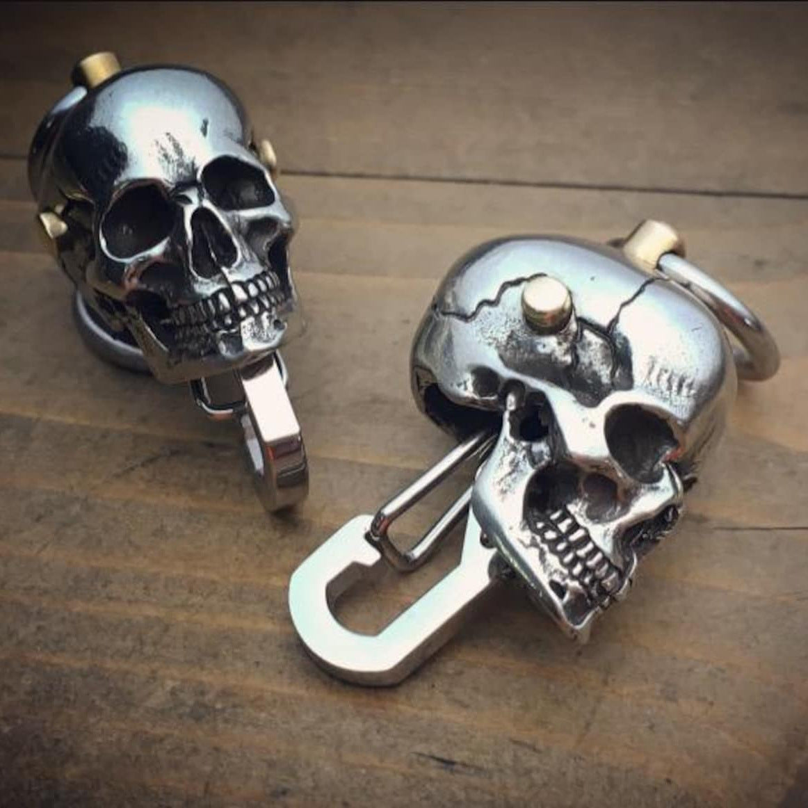 BowLift | Piston Art Skull Keychain