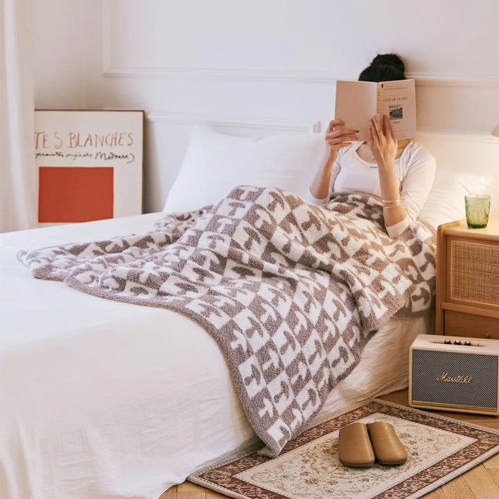 BowLift | Cozy Two Color Checkerboard Plaid Knitted Throw Blanket
