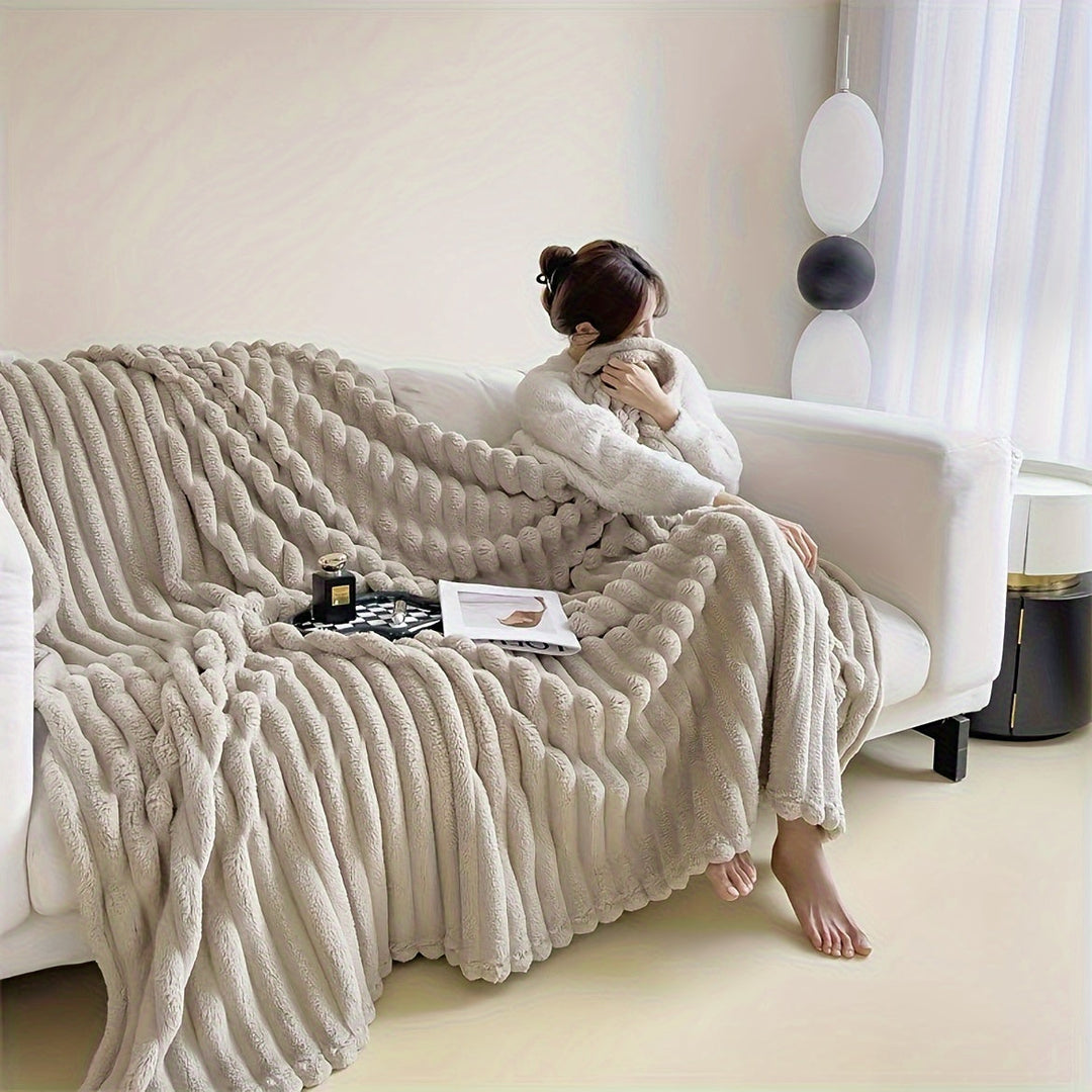 LuxeFleece – Elegant French Style Blanket for Comfort Bowlift