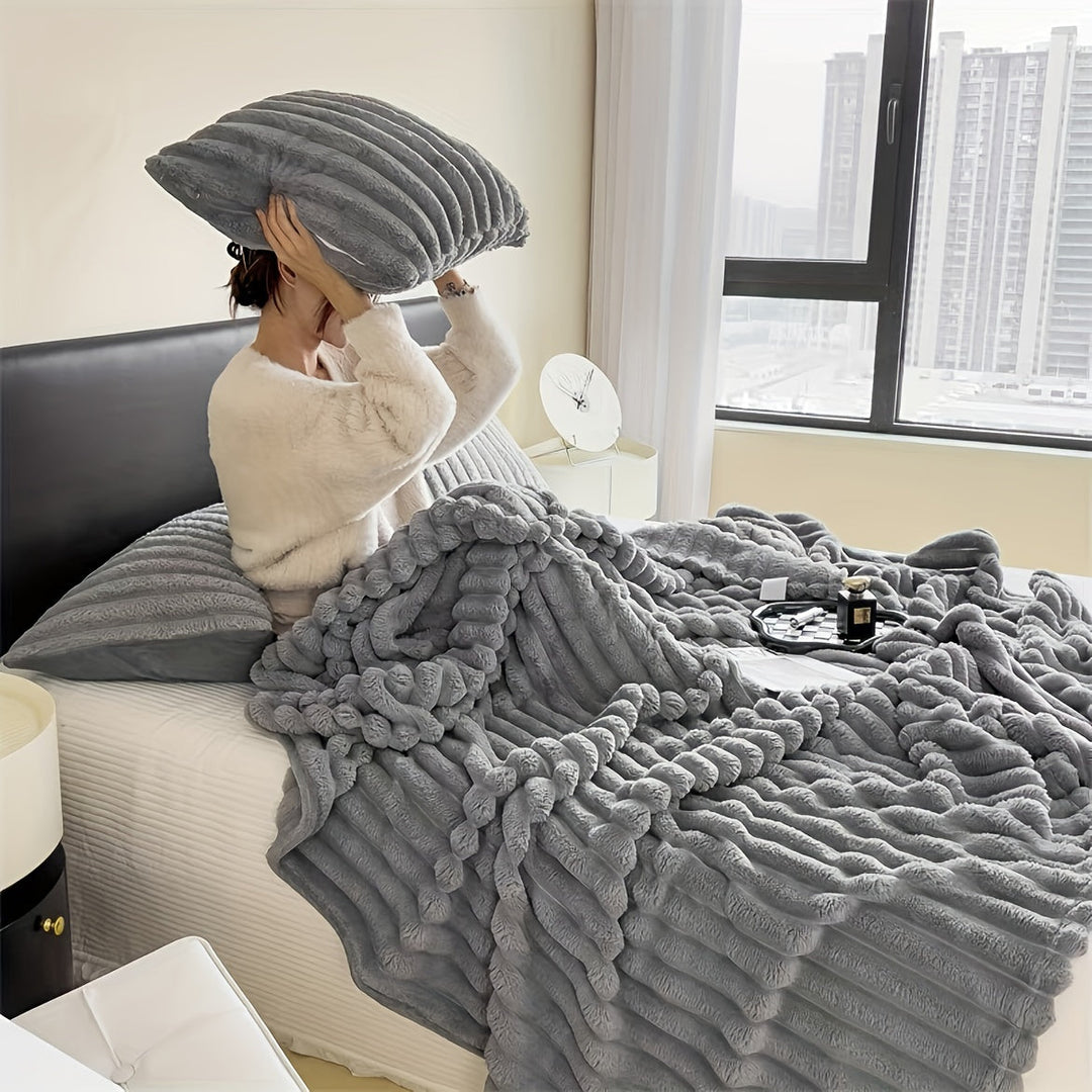 LuxeFleece – Elegant French Style Blanket for Comfort Bowlift