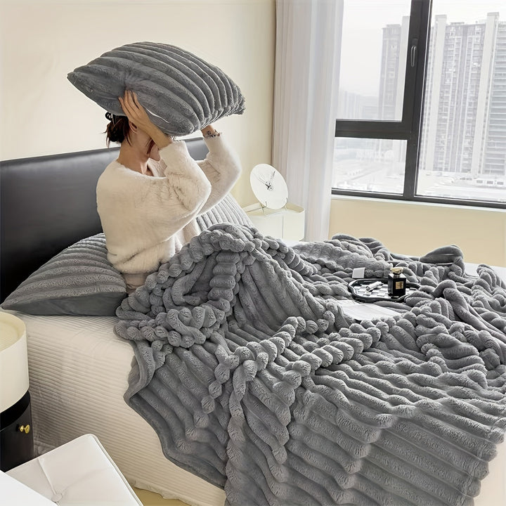 LuxeFleece – Elegant French Style Blanket for Comfort Bowlift