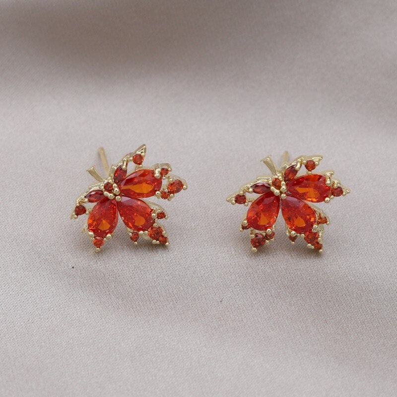 BowLift | Maple Leaf Charm Elegant Necklace