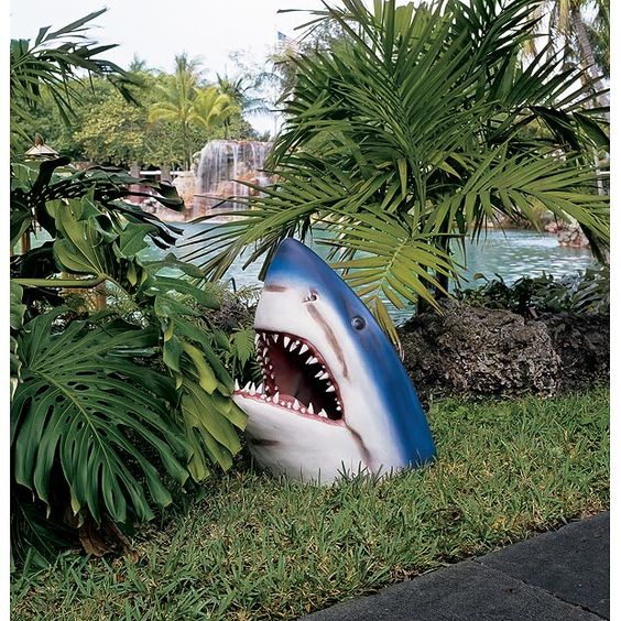 BowLift | Realistic Shark Statue Unique Decoration for Ocean Lovers