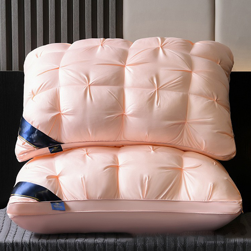 Ergonomic neck pillow with 3D quilting | Bowlift