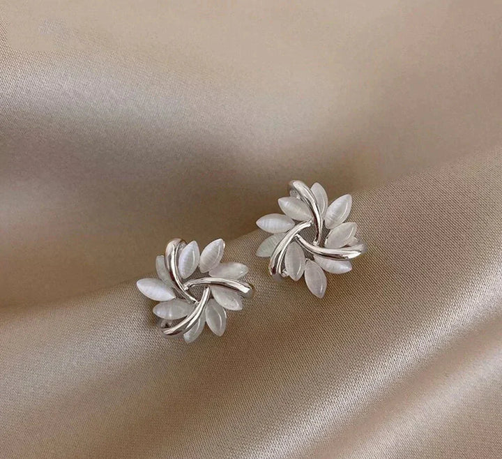 BowLift | Elegant and exquisite gold opal flower circle stud earrings