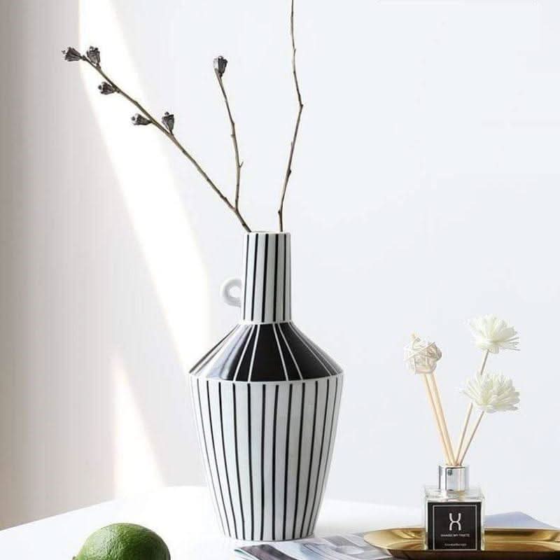 BowLift | KAZURI – Elegant ceramic vase for a modern ambiance