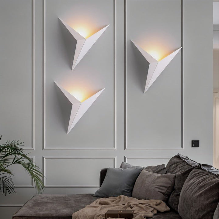 Elegant wall lamp - Modern LED wall light for stylish interiors | Bowlift