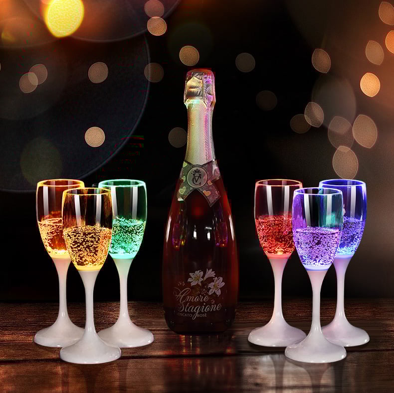 BowLift | Bright Champagne Glass