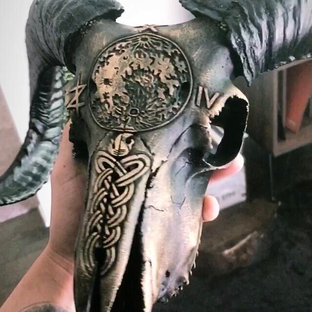 BowLift | Carved Ram Skull