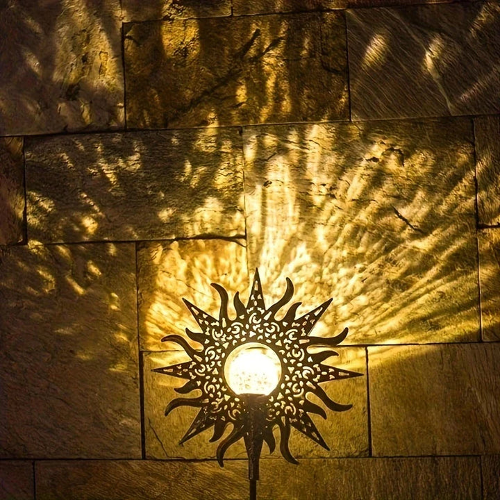 BowLift | Solar Garden Light made of Metal – Waterproof LED Design in Moon, Flame, Sun or Star Shape