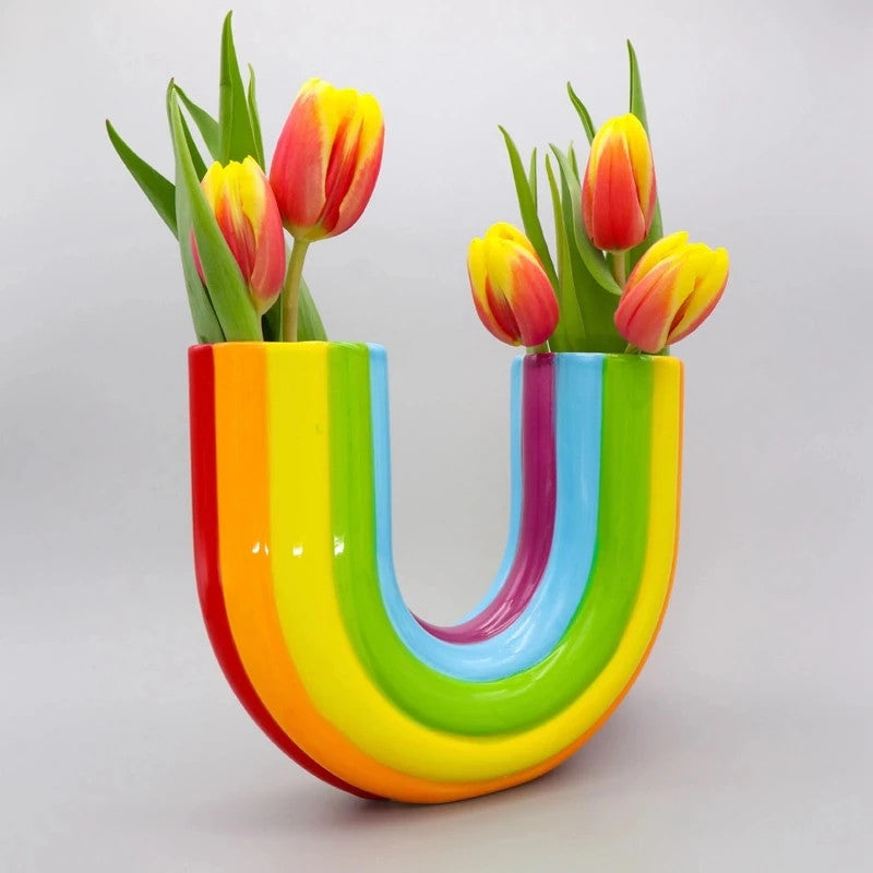 BowLift | ArcBloom – Ceramic Rainbow Vase with Artistic Design