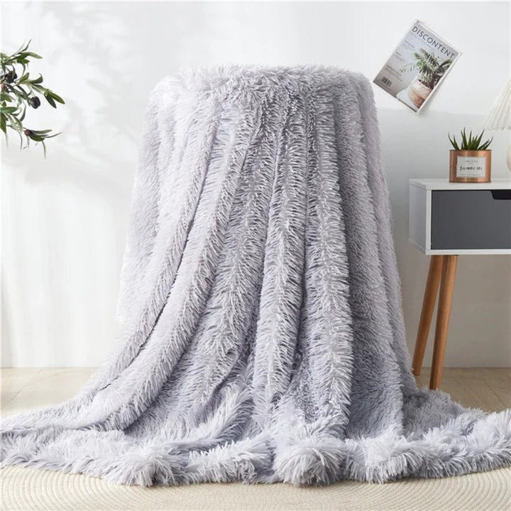 BowLift | FLURON – Luxurious Faux Fur Blanket with Silky Touch