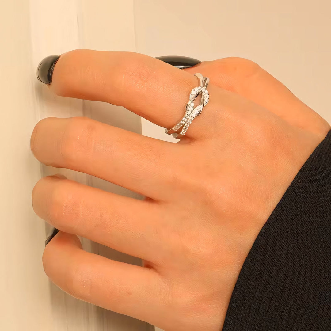 BowLift | Forever Connected Knot Ring