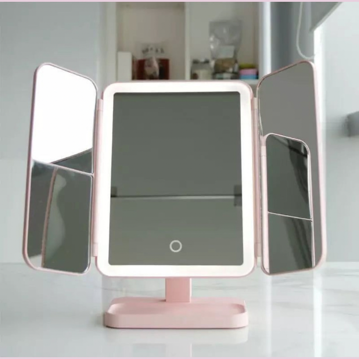 BowLift | LED Makeup Mirror with 3 Light Colors & 360° Flexibility for Perfect Makeup