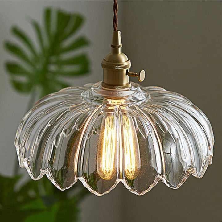 BowLift | Glass light that delights with details!