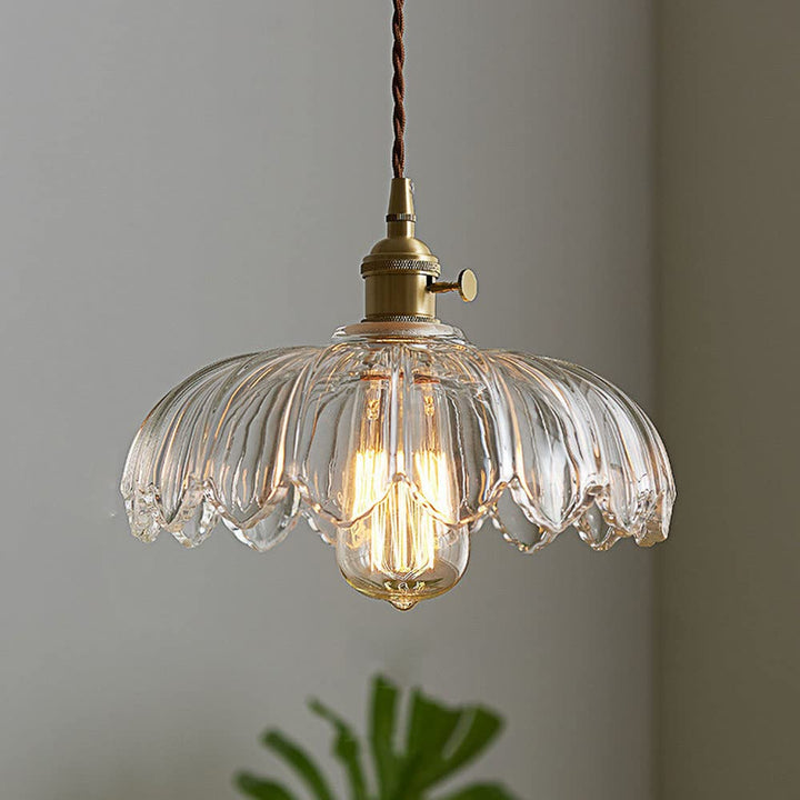 BowLift | Glass light that delights with details!
