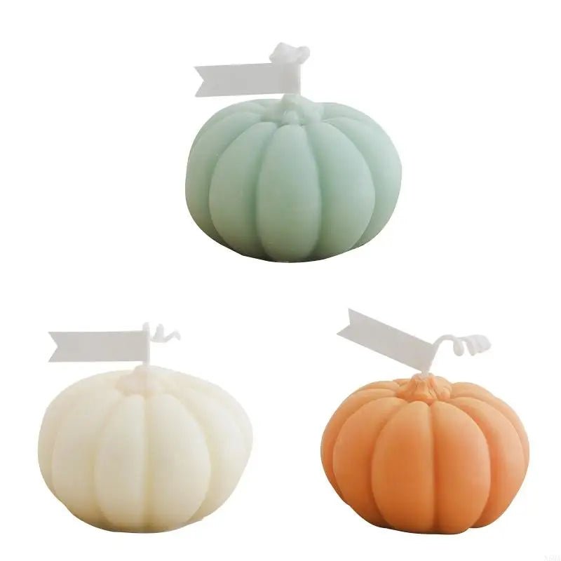 BowLift | GlowHarvest – Handmade scented candle in pumpkin shape for a cozy atmosphere