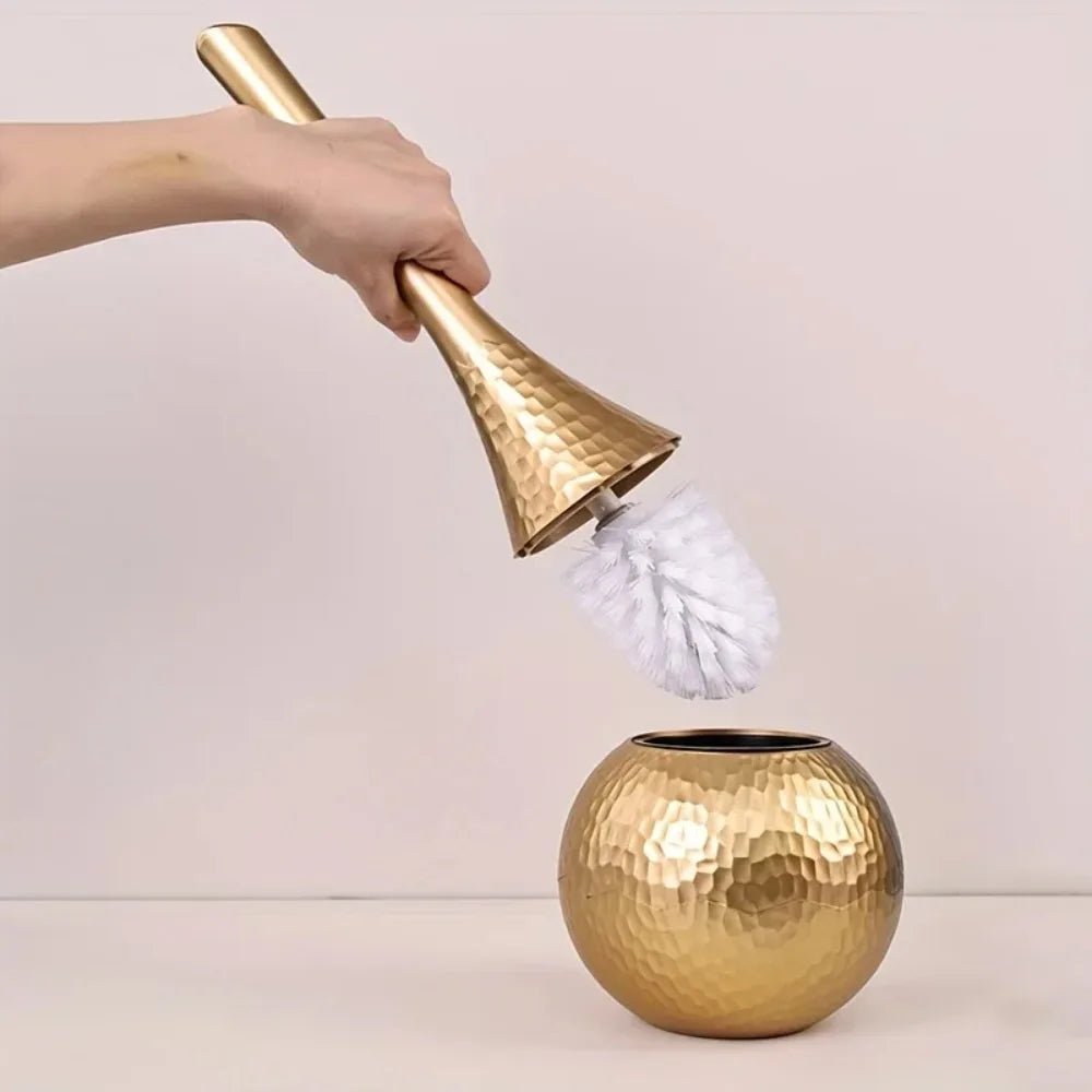 BowLift | GOLDENLUXE – Sculpted Toilet Brush with Elegant Metallic Design for Modern Bathrooms