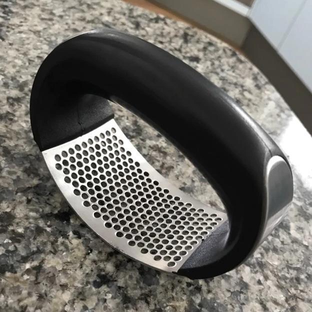 BowLift | Gourmet Garlic Press