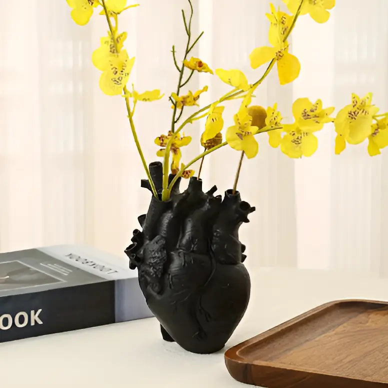 BowLift | Heart vase Amoura | Greek-inspired design | High-quality synthetic resin | Available in many colors