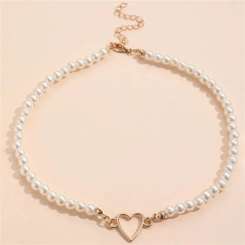 BowLift | Heart Outline Pearl Choker Necklace