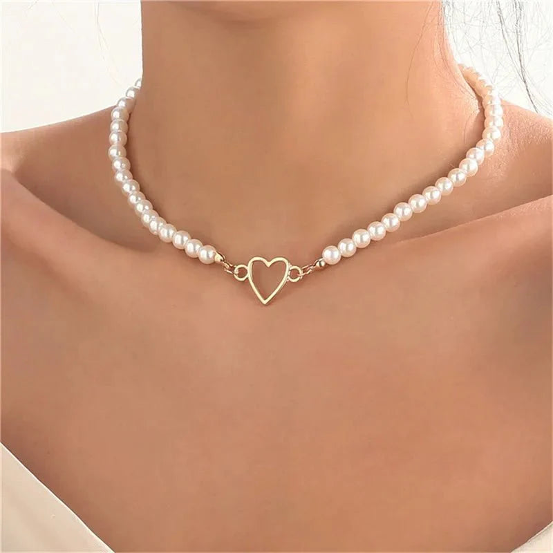 BowLift | Heart Outline Pearl Choker Necklace