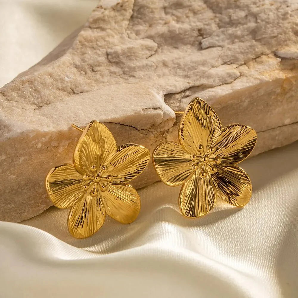 BowLift | Hibiscus Floral Stud Earrings